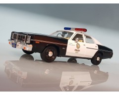 DODGE MONACO 1977 PELICULA TERMINATOR ESCALA 1:24